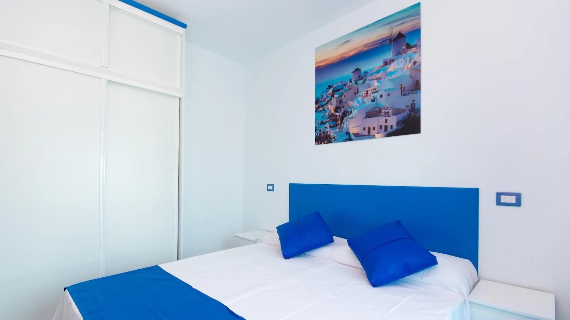 Hostel House Los Abrigos Spain